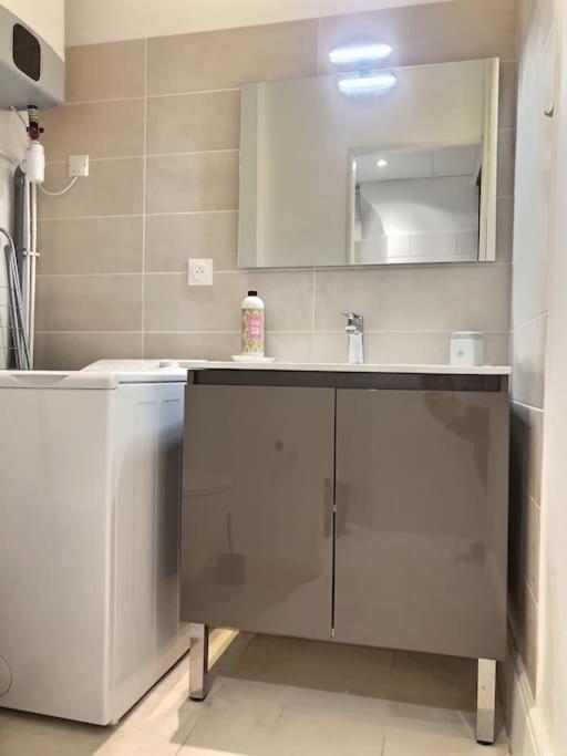 Appartement Elegant Et Confortable Cote Gare Ambérieu-en-Bugey Exterior foto